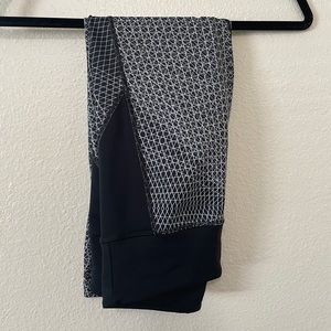 Oakley cropped work out leggings